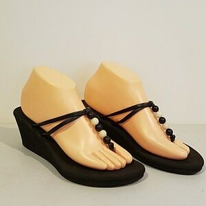 ANN TAYLOR LOFT 2-1/2" WEDGE HEEL SANDALS (sz 9)